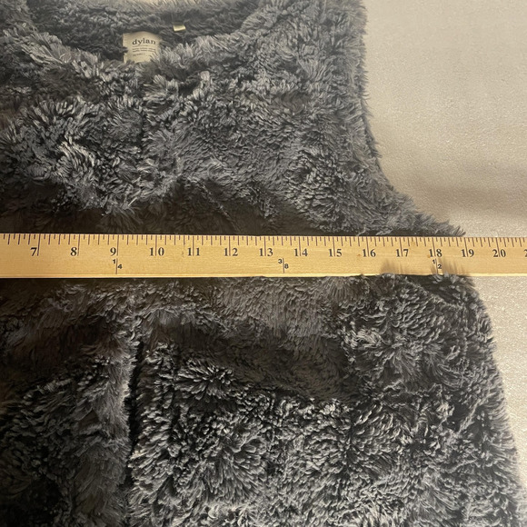 dylan True Grit Vest Women Medium Gray Faux Fur Sherpa Hook Closure Sleeveless - Picture 6 of 10